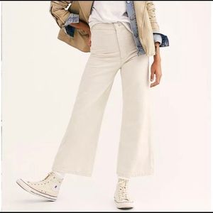 Levi’s Ribcage Wide Legged Crop Jeans